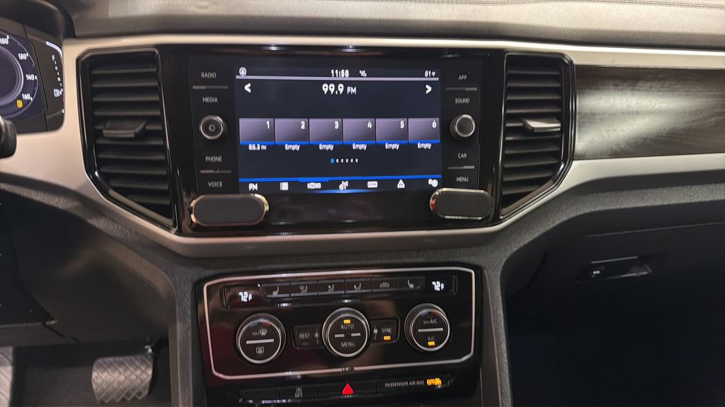 Used 2023 Volkswagen Atlas SE w/ Panoramic Sunroof Package FWD image 11