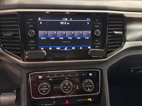 Used 2023 Volkswagen Atlas SE w/ Panoramic Sunroof Package FWD image 11