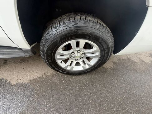 Used 2015 Chevrolet Suburban LT AWD/4WD image 9