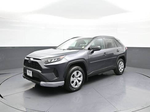 Used 2021 Toyota RAV4 LE AWD/4WD image 1