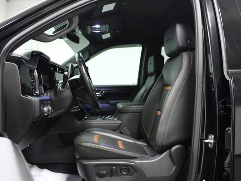 Used 2024 GMC Sierra 2500 AT4 image 12