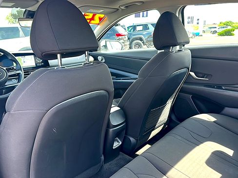 Used 2025 Hyundai Elantra SEL FWD image 18