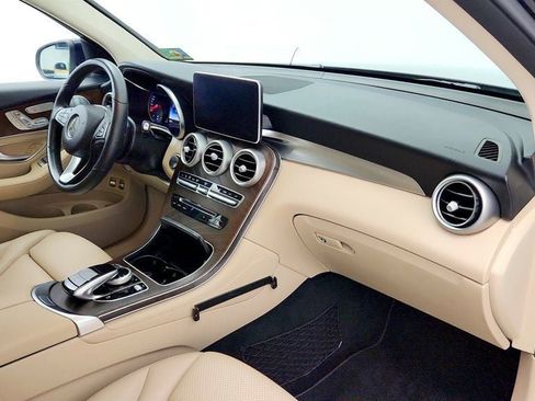 Used 2019 Mercedes-Benz GLC 350e 4MATIC image 24