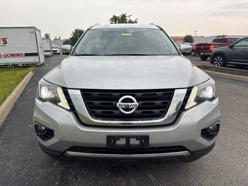 Used 2019 Nissan Pathfinder SL AWD/4WD image 2