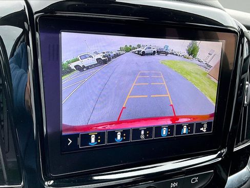 Used 2021 Chevrolet Traverse LT w/ LT Premium Package AWD/4WD image 22