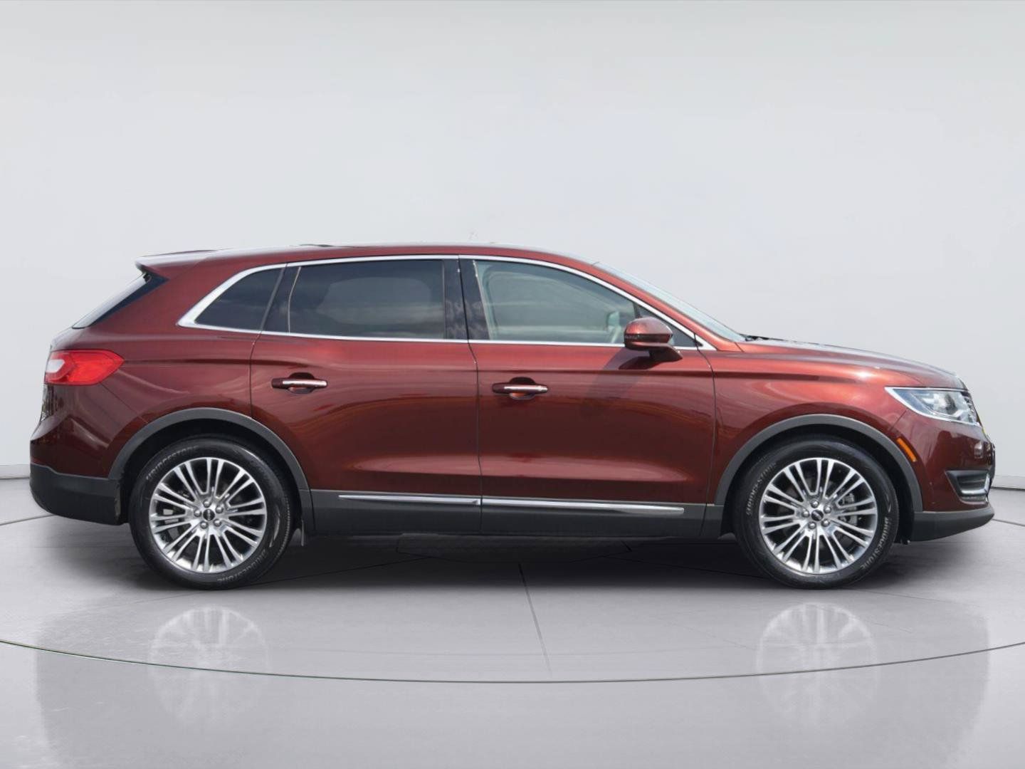 Used 2016 Lincoln MKX Reserve w/ Climate Package FWD image 5