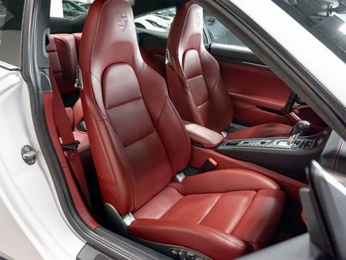 Used 2019 Porsche 911 4 Coupe image 31