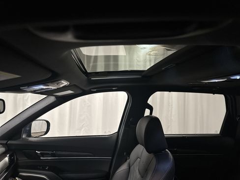 Certified 2025 Kia Telluride AWD image 30