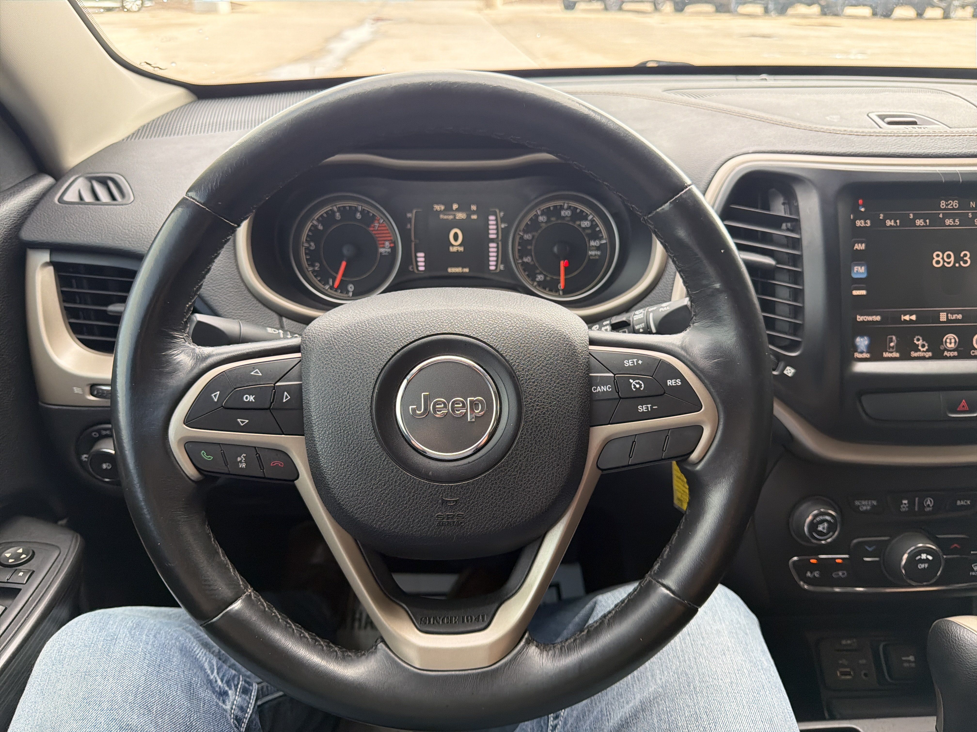 Used 2016 Jeep Cherokee Latitude FWD image 15