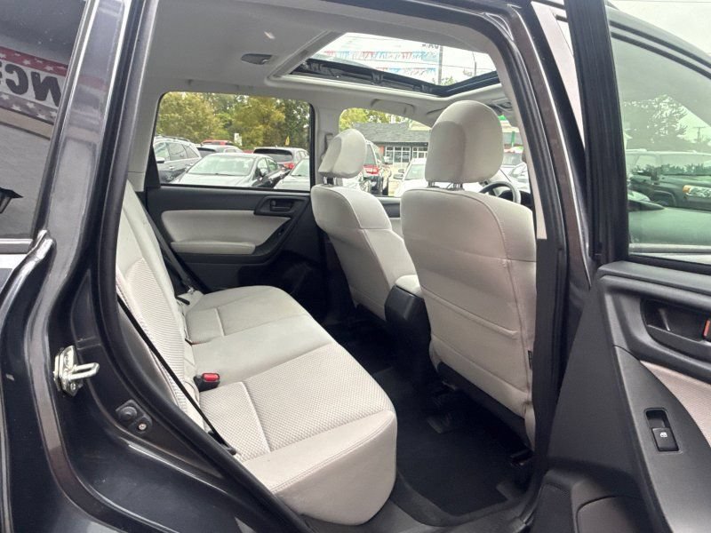 Used 2016 Subaru Forester 2.5i Premium AWD/4WD image 18