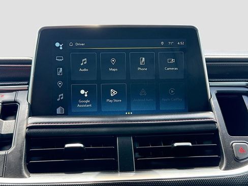 Used 2022 Chevrolet Suburban RST w/ Sport Performance Package image 15