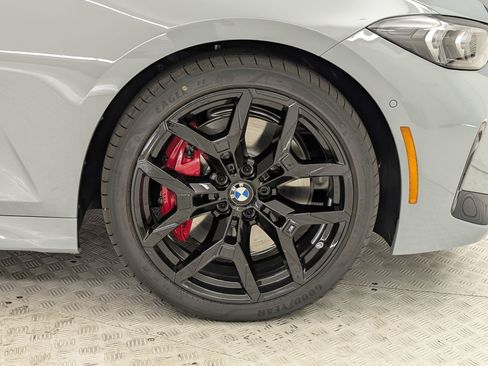 Used 2026 BMW 330i Sedan w/ M Sport Package RWD image 4