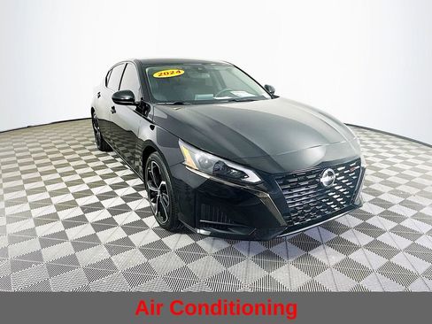 Certified 2024 Nissan Altima 2.5 SR FWD image 4