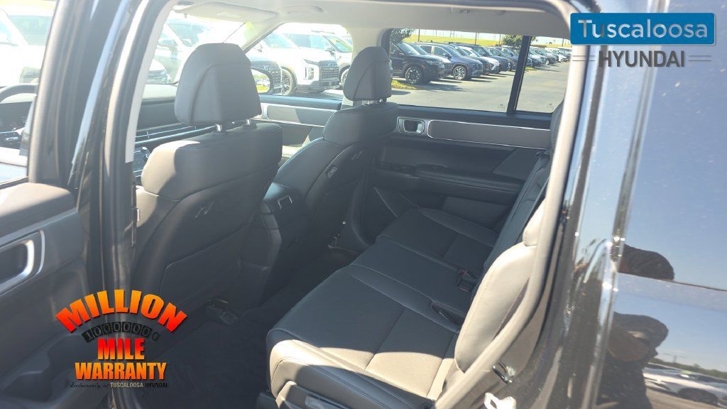 Used 2025 Hyundai Santa Fe SEL FWD image 24
