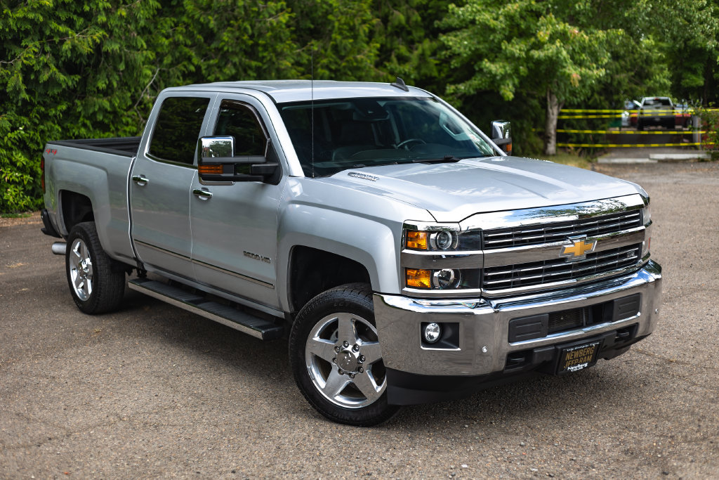 Used 2015 Chevrolet Silverado 2500 LTZ w/ Duramax Plus Package AWD/4WD image 2