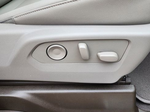 New 2026 GMC Sierra 1500 SLT image 39