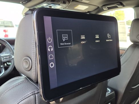 New 2026 GMC Yukon Denali w/ Advanced Technology Package AWD/4WD image 8
