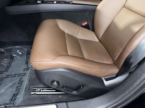 Used 2025 Volvo V60 B5 Cross Country Plus image 3