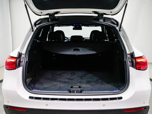 Used 2025 Mercedes-Benz GLC 300 image 27