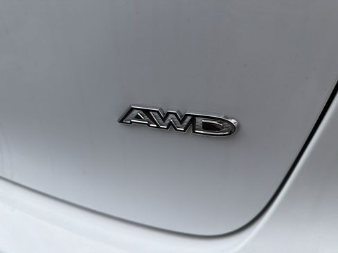 New 2026 Chrysler Pacifica Select AWD/4WD image 7