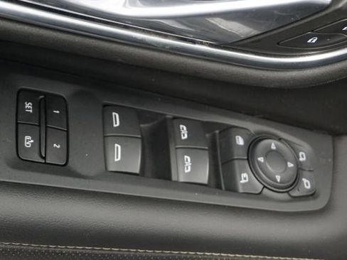 Used 2021 GMC Yukon XL SLT w/ SLT Premium Package image 37