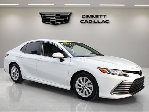 Used 2023 Toyota Camry LE FWD image 3
