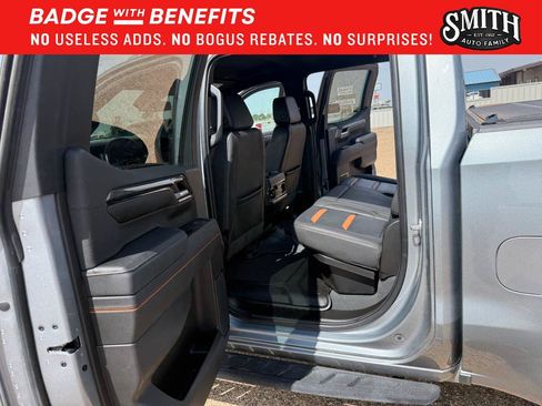 Used 2023 GMC Sierra 1500 AT4 w/ AT4 Premium Package AWD/4WD image 18