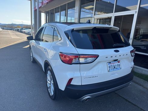 Used 2021 Ford Escape Titanium w/ Titanium Elite Package image 19