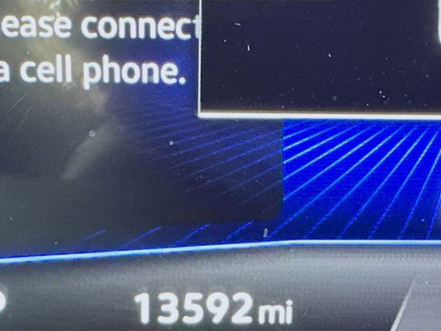 Used 2024 Volkswagen Taos SE image 19