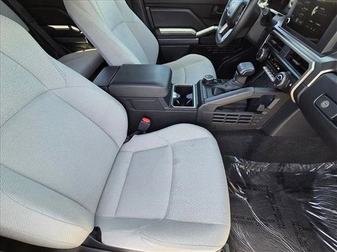Certified 2025 Toyota 4Runner SR5 AWD/4WD image 17