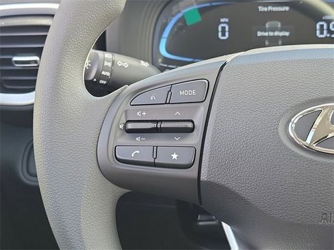 New 2026 Hyundai Venue SE image 5