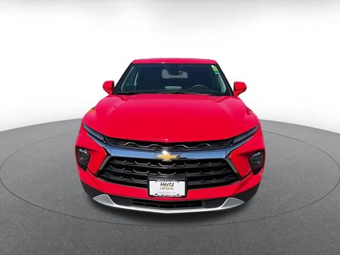 Used 2025 Chevrolet Blazer LT FWD image 4