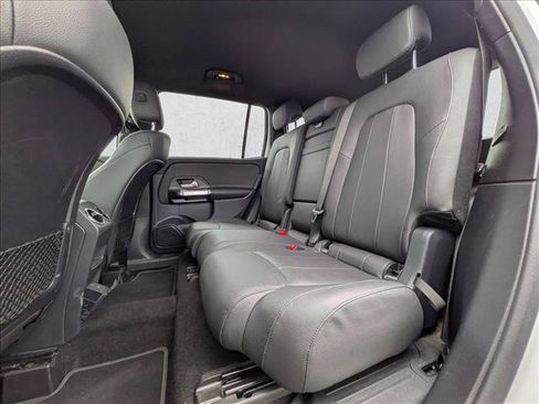 Used 2023 Mercedes-Benz GLB 250 image 17