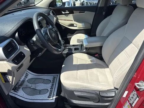 Used 2018 Kia Sorento AWD image 8