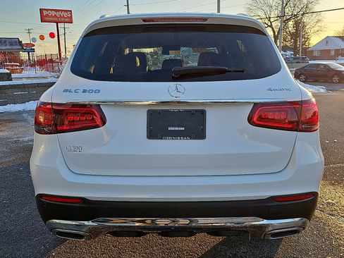 Used 2022 Mercedes-Benz GLC 300 4MATIC image 5