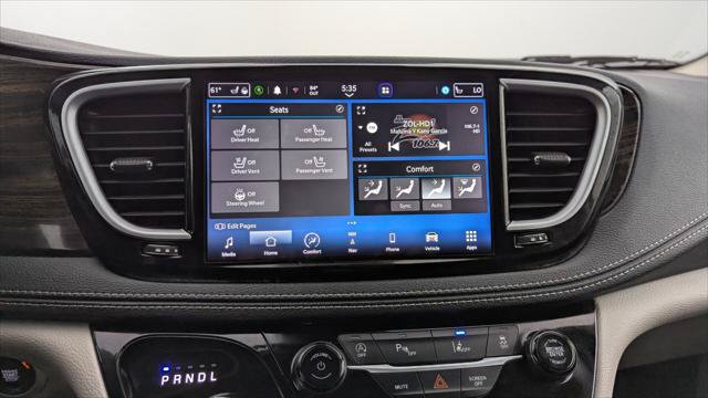 Used 2023 Chrysler Pacifica Limited FWD image 28