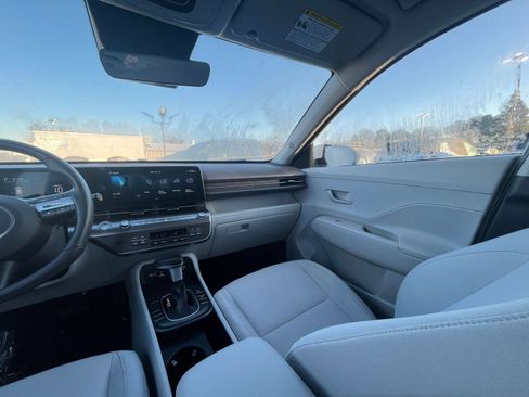 Used 2025 Hyundai Kona SEL image 35