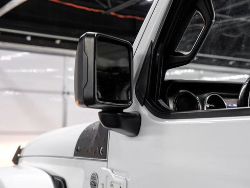 Used 2020 Jeep Gladiator Overland w/ LED Lighting Group AWD/4WD image 47