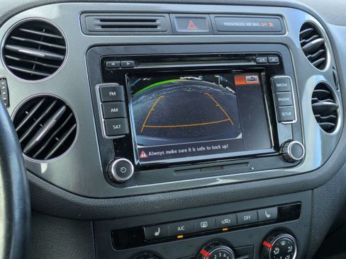 Used 2015 Volkswagen Tiguan S FWD image 17