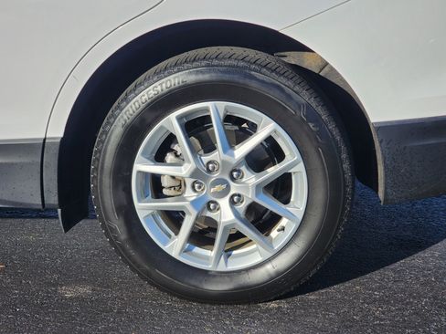 Used 2024 Chevrolet Equinox LT image 10