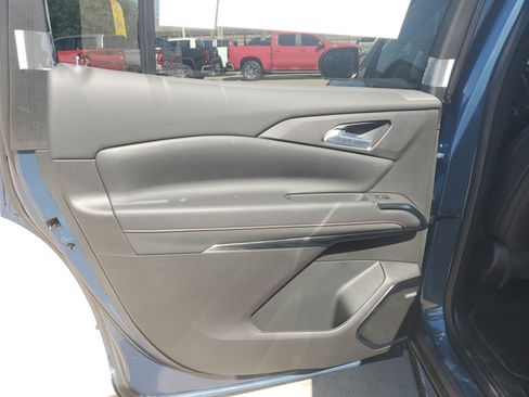 New 2026 Chevrolet Traverse Z71 w/ Enhanced Driving Package AWD/4WD image 15