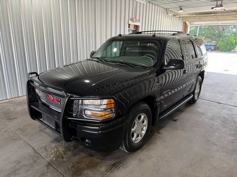 Used 2004 GMC Yukon Denali AWD/4WD image 1