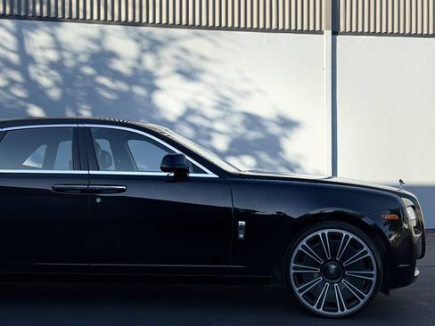 Used 2014 Rolls-Royce Ghost RWD image 13