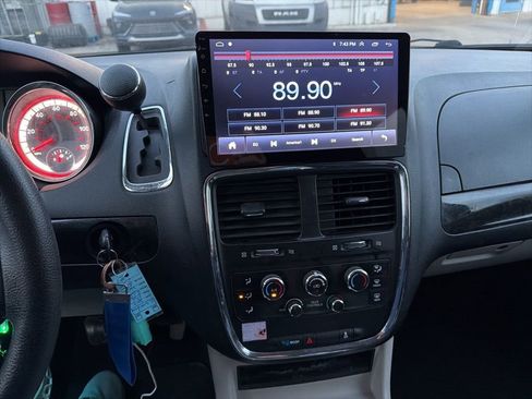 Used 2014 Dodge Grand Caravan SXT image 10