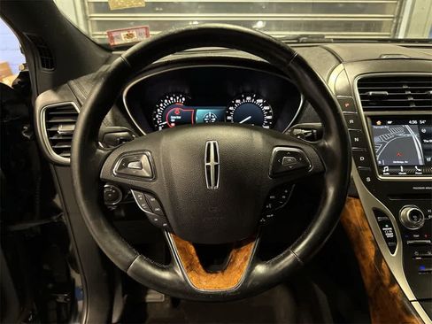 Used 2017 Lincoln MKX Reserve w/ Lincoln MKX Climate Package image 18