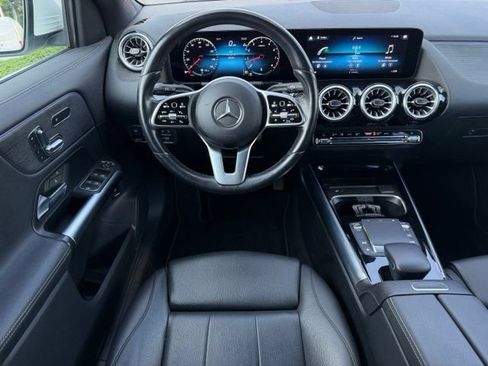 Used 2023 Mercedes-Benz GLA 250 4MATIC image 12
