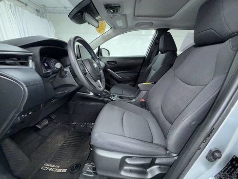 Certified 2023 Toyota Corolla Cross LE w/ Moonroof Package AWD/4WD image 13