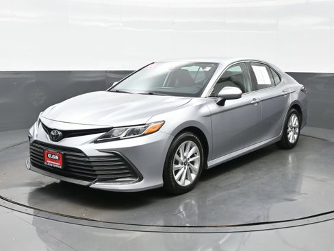 Used 2023 Toyota Camry LE FWD image 2