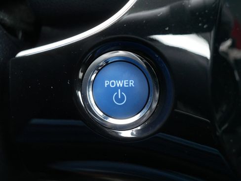 Used 2017 Toyota Prius Two image 29