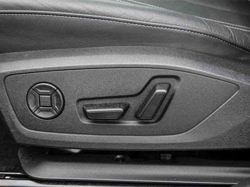 Used 2025 Audi Q4 e-tron Premium Plus w/ Premium Plus image 21